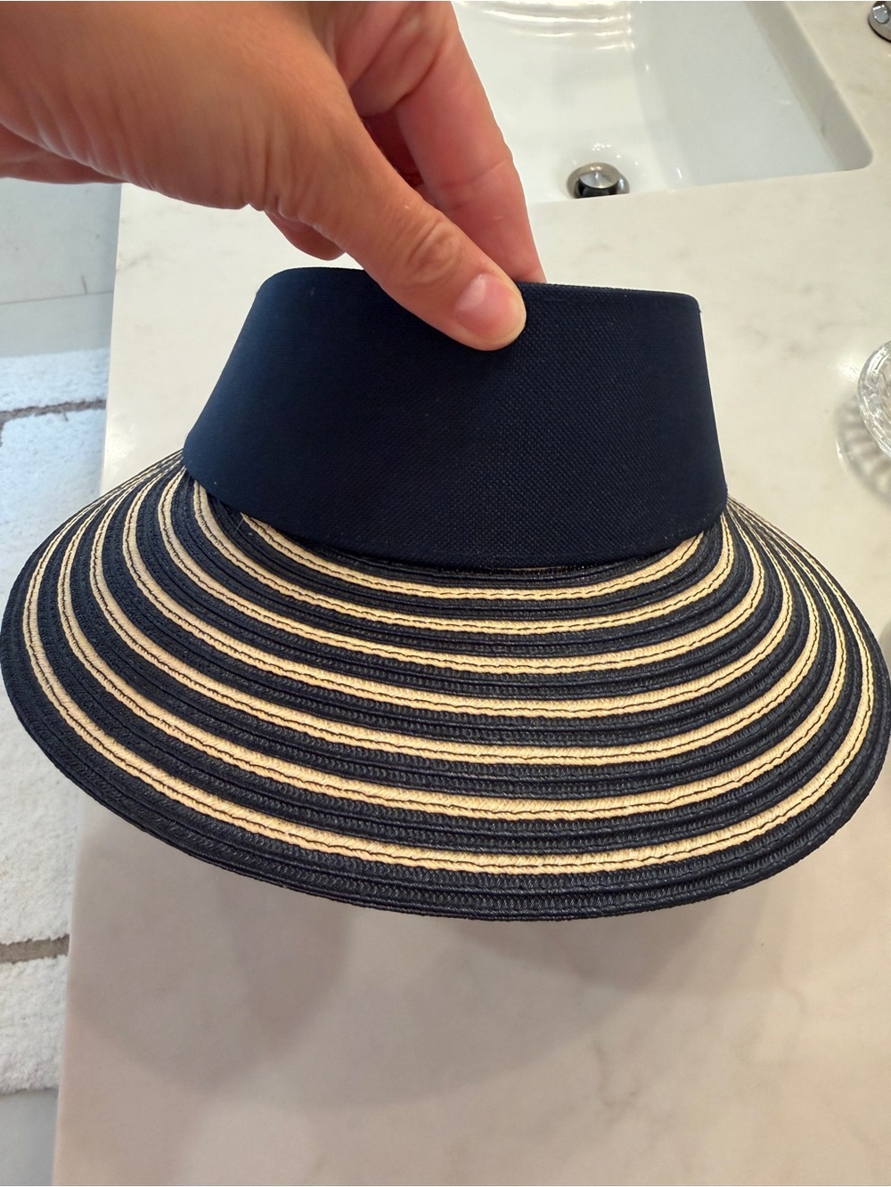 Eric Javits Champ Navy and Natural Striped Visor NWOT - Picture 2 of 7